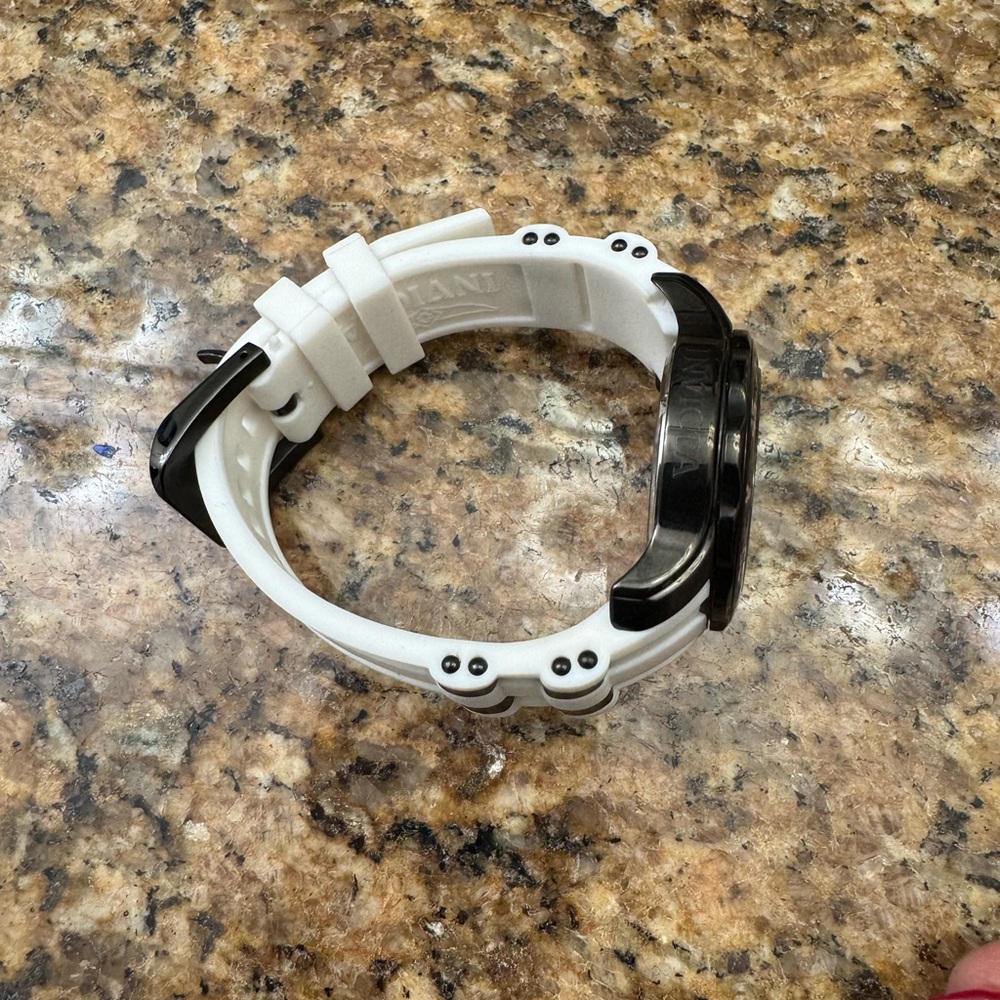 Invicta Black and White Mickey Dial Silicone Strap Watch - Picture 4 of 7